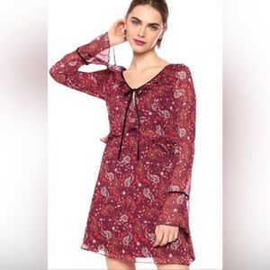 CUPCAKES & CASHMERE Julee Laurel Long Sleeve Burgundy Mini Dress. Size 6